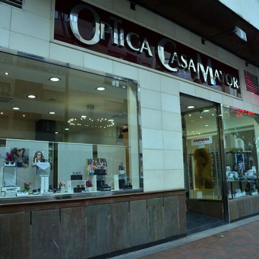 Óptica Casamayor fachada de local