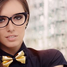 chica con gafas de graduacion